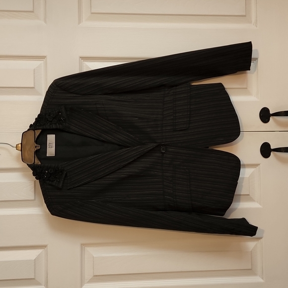 DKNY Suit Jacket with Bling size: 10.       RN#52002 - Picture 2 of 10